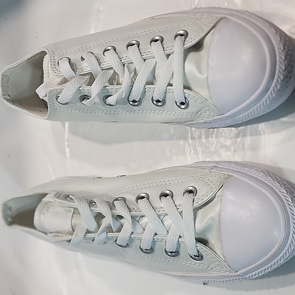 Converse Chuck Taylor Low Top Shoes Skate Women's 9 Casual Canvas White - Picture 2 of 5